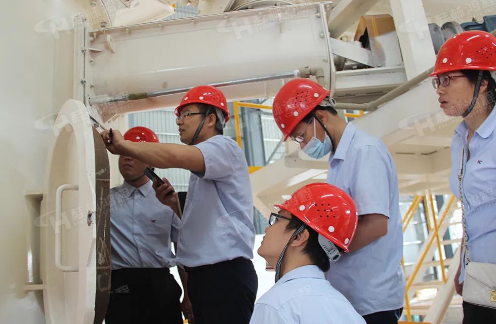 桂林鴻程老總?cè)輻潎偛糜H征‘客戶零距離 共創(chuàng)新未來’服務活動