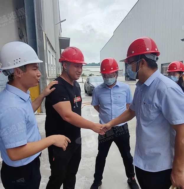 桂林鴻程老總?cè)輻潎偛糜H征‘客戶零距離 共創(chuàng)新未來’服務活動