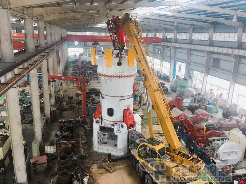 超細(xì)立磨生產(chǎn)碳酸鈣400目粉時(shí)產(chǎn)10噸的型號(hào) HLMX1700超細(xì)立磨生產(chǎn)碳酸鈣400目粉時(shí)產(chǎn)10噸的型號(hào)