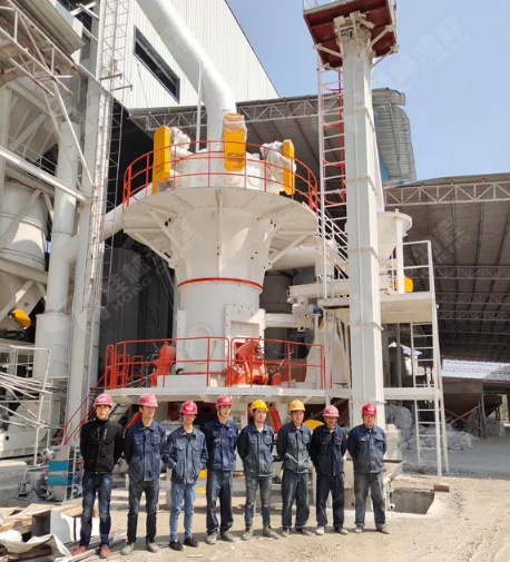 桂林鴻程磨粉機(jī)安裝工人五一堅(jiān)守崗位，保證客戶磨粉生產(chǎn)線按計(jì)劃投產(chǎn)
