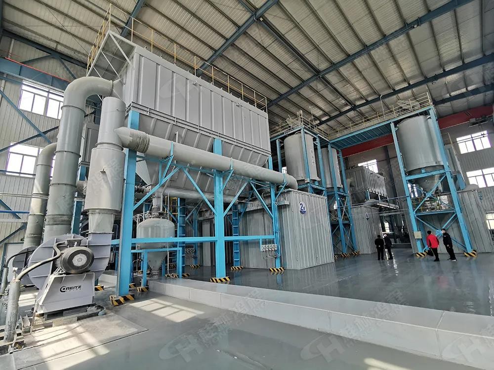 潔型煤加工生產線HCH1395超細環(huán)輥磨粉機 干凈整潔無塵車間現(xiàn)場