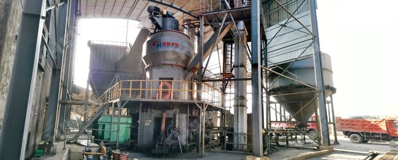 煅燒石油焦某企業(yè)時產(chǎn)18噸低硫煅燒石油粉生產(chǎn)線 HLM26/3立式石油焦粗碎超細磨系統(tǒng) 煅燒石油焦某企業(yè)時產(chǎn)18噸低硫煅燒石油粉生產(chǎn)線 HLM26/3立式石油焦粗碎超細磨系統(tǒng)
