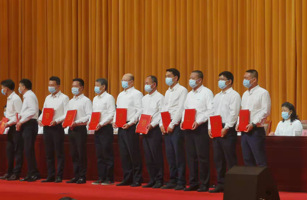 實(shí)力彰顯！全市工業(yè)振興大會(huì)召開(kāi)，桂林鴻程斬獲多項(xiàng)榮譽(yù)