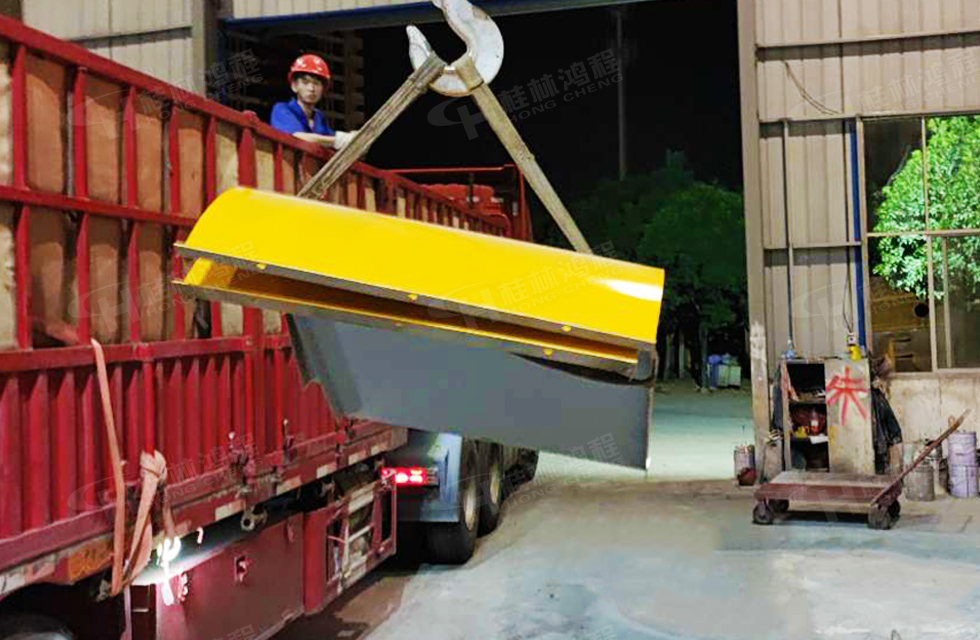 【發(fā)貨】海內(nèi)外訂單火爆，大批鴻程設(shè)備奔赴全球！